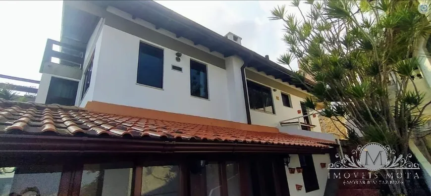 Foto 1 de Casa com 4 Quartos à venda, 414m² em Morro da Cruz, Florianópolis