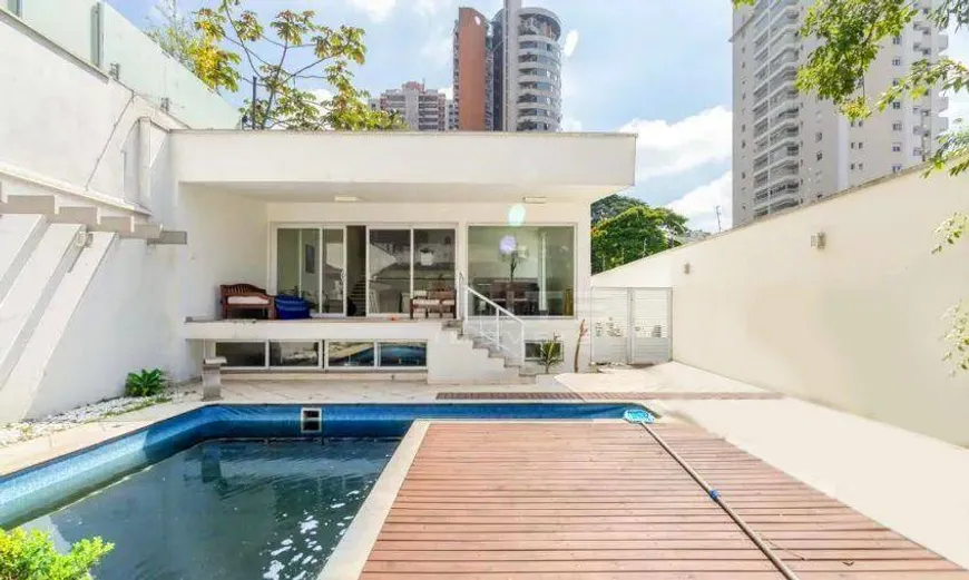 Foto 1 de Sobrado com 3 Quartos para alugar, 384m² em Jardim, Santo André