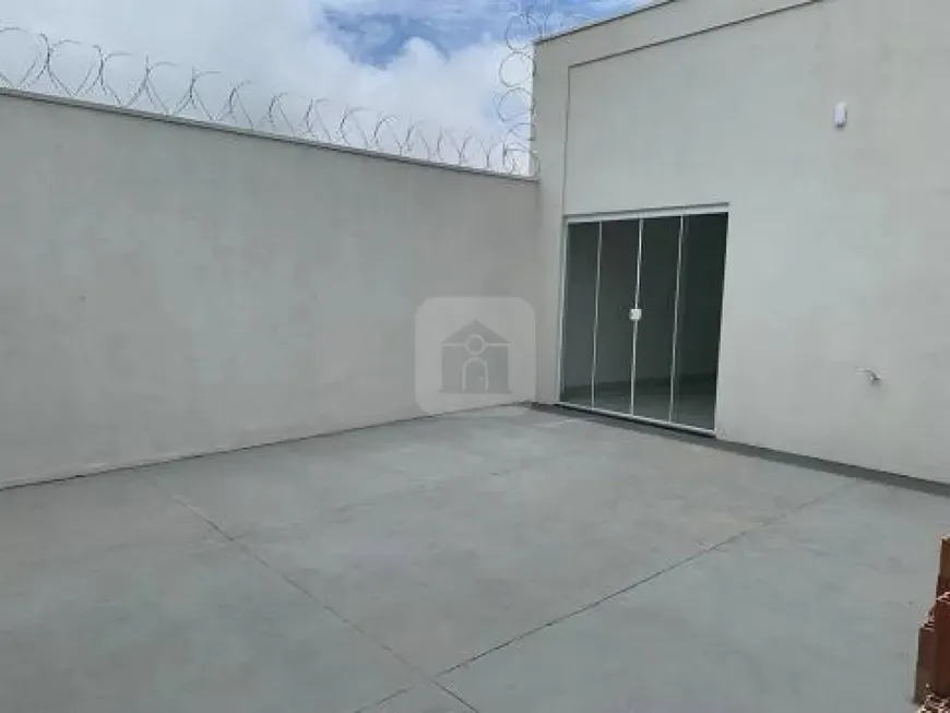 Foto 1 de Casa com 3 Quartos à venda, 75m² em Jardim Ipanema, Uberlândia