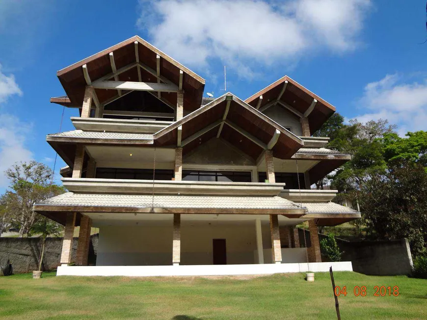 Foto 1 de Fazenda/Sítio com 3 Quartos à venda, 1042m² em Centro, Jambeiro