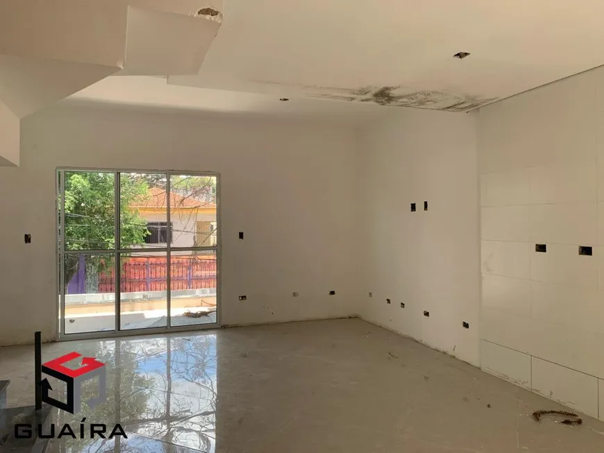 Foto 1 de Sobrado com 3 Quartos à venda, 187m² em Vila Vitoria, Santo André