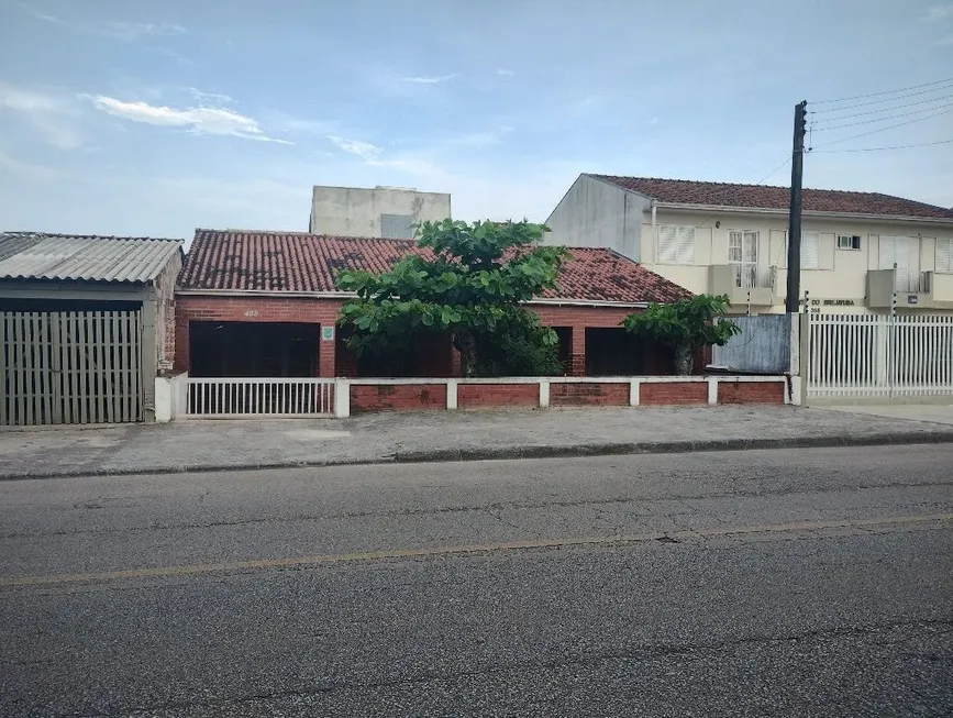 Foto 1 de Casa com 3 Quartos para alugar, 230m² em Brejatuba, Guaratuba