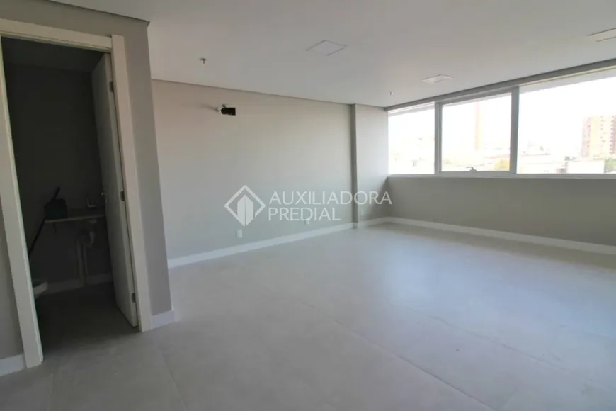 Foto 1 de Sala Comercial para alugar, 39m² em Floresta, Porto Alegre