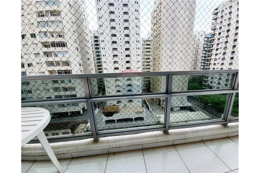 Foto 1 de Apartamento com 3 Quartos à venda, 135m² em Centro, Guarujá