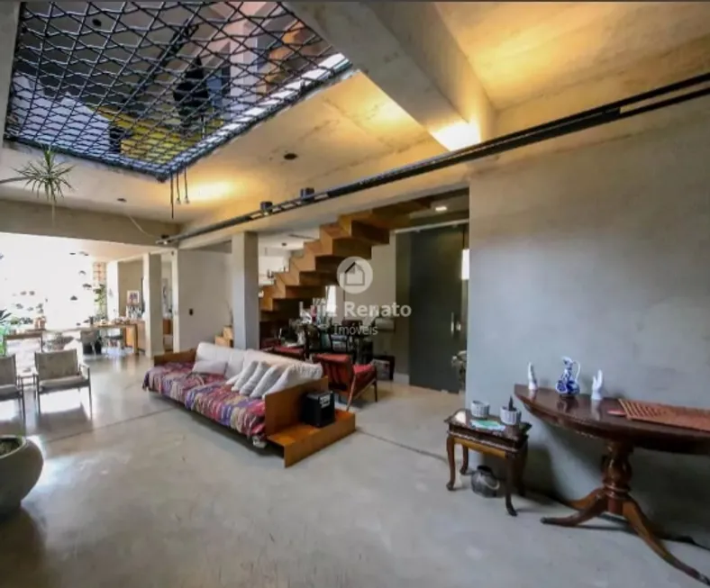 Foto 1 de Casa com 3 Quartos para alugar, 360m² em Alto Barroca, Belo Horizonte