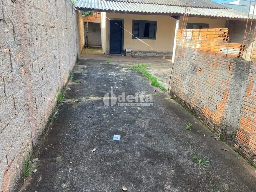 Foto 1 de Casa com 2 Quartos à venda, 50m² em Jardim Europa, Uberlândia