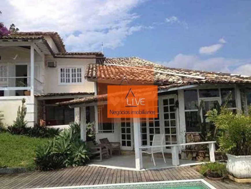 Foto 1 de Casa com 3 Quartos à venda, 730m² em Matapaca, Niterói