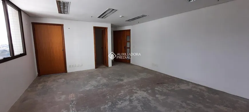 Foto 1 de Sala Comercial para alugar, 38m² em Boa Vista, Porto Alegre