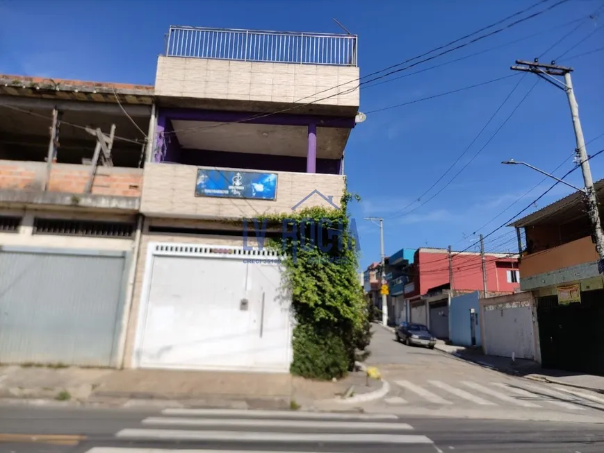 Foto 1 de Sobrado com 3 Quartos à venda, 200m² em Balneário São José, São Paulo