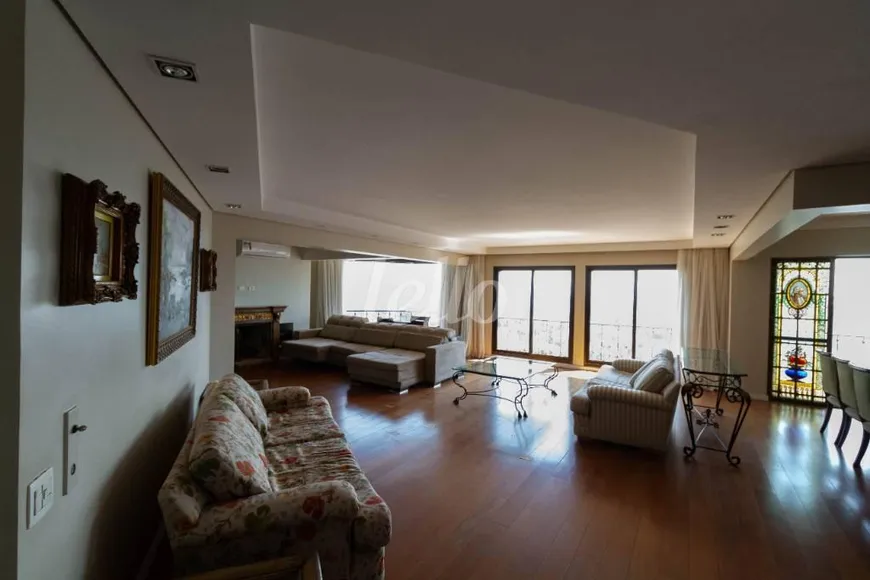 Foto 1 de Apartamento com 4 Quartos para alugar, 240m² em Jardins, São Paulo