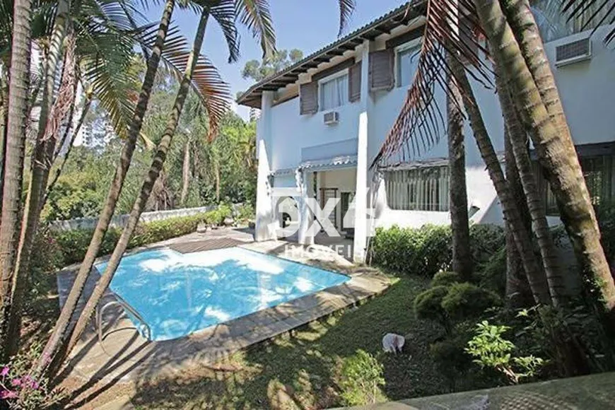 Foto 1 de Casa com 3 Quartos à venda, 450m² em Jardim Marajoara, São Paulo
