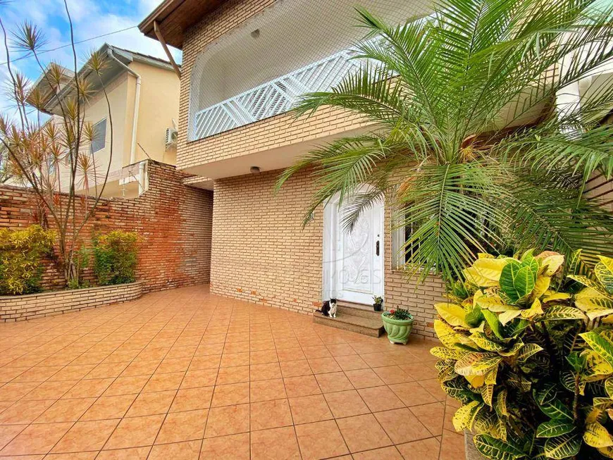 Foto 1 de Casa com 4 Quartos à venda, 226m² em Embaré, Santos