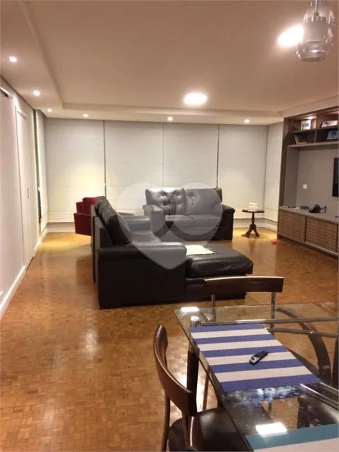 Foto 1 de Apartamento com 4 Quartos à venda, 180m² em Jardim América, São Paulo