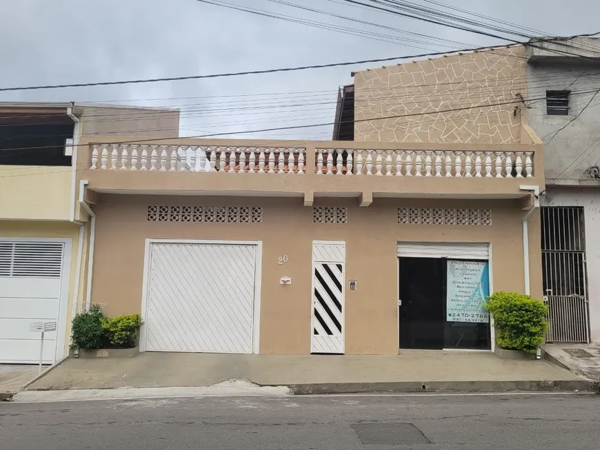 Foto 1 de Casa com 4 Quartos à venda, 150m² em Serpa, Caieiras