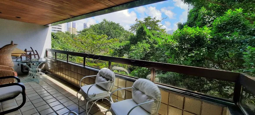 Foto 1 de Apartamento com 3 Quartos à venda, 212m² em Graças, Recife