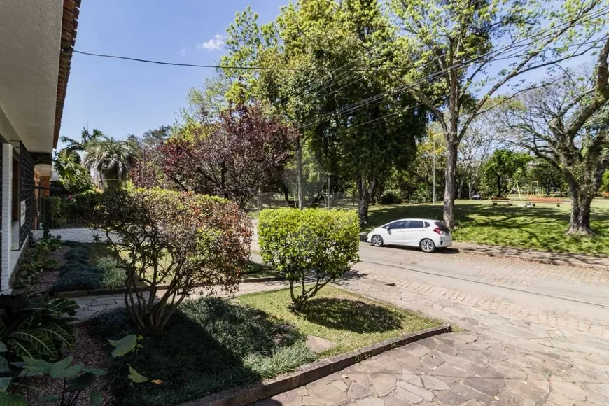 Foto 1 de Casa com 3 Quartos à venda, 250m² em Três Figueiras, Porto Alegre