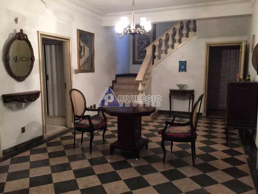 Foto 1 de Casa com 4 Quartos à venda, 590m² em Copacabana, Rio de Janeiro