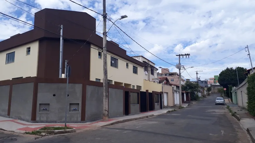 Foto 1 de Casa com 2 Quartos à venda, 86m² em Paquetá, Belo Horizonte