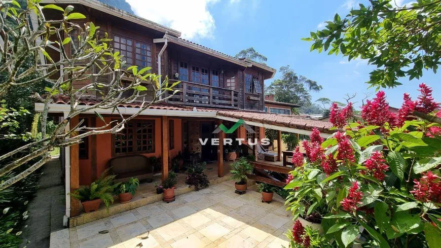 Foto 1 de Casa de Condomínio com 4 Quartos à venda, 229m² em Carlos Guinle, Teresópolis