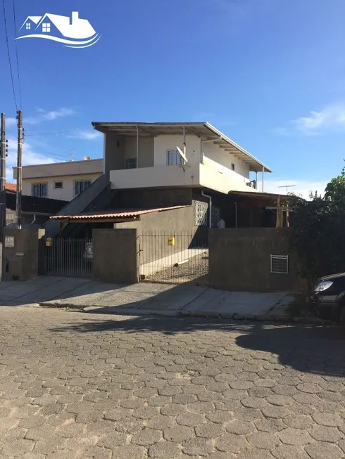 Foto 1 de Casa com 5 Quartos à venda, 256m² em Monte Alegre, Camboriú
