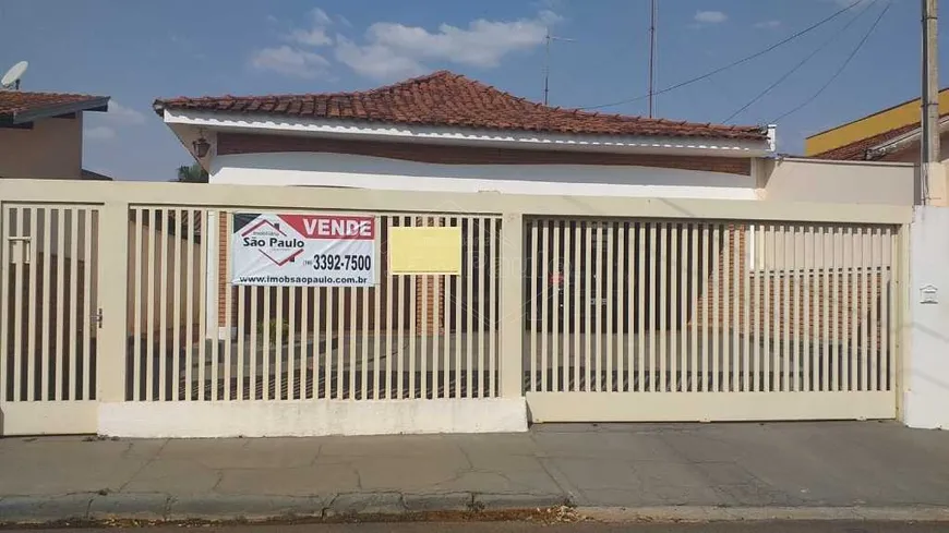 Foto 1 de Casa com 3 Quartos à venda, 194m² em Vila Cerqueira, Américo Brasiliense