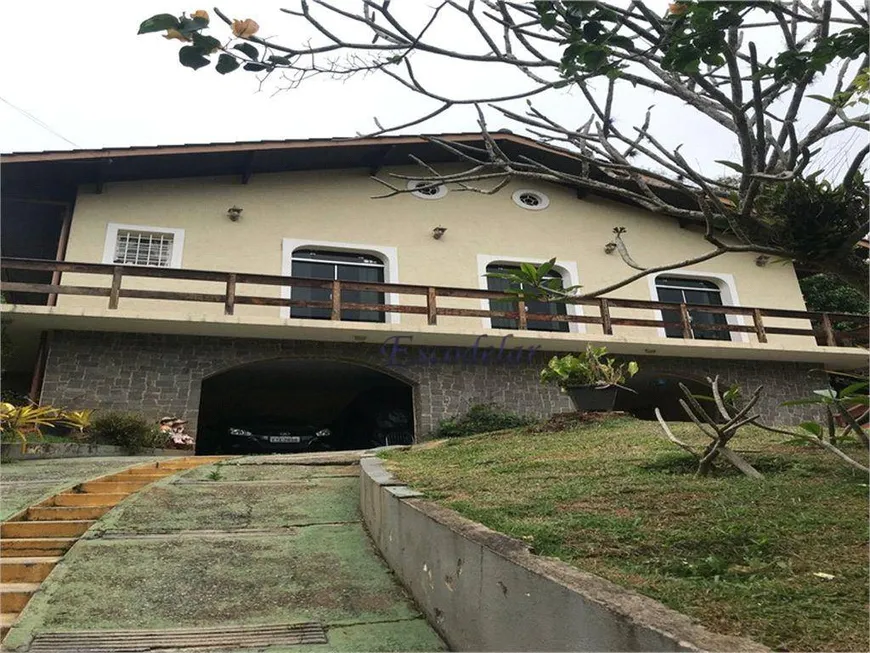 Foto 1 de Casa de Condomínio com 3 Quartos à venda, 200m² em Parque Petrópolis, Mairiporã