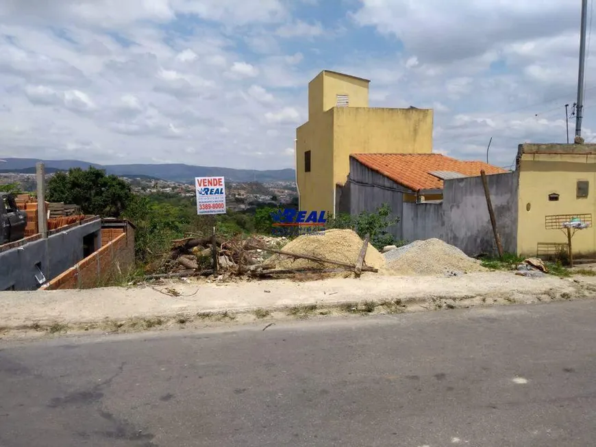 Foto 1 de Lote/Terreno à venda, 200m² em Palmeiras, Ibirite