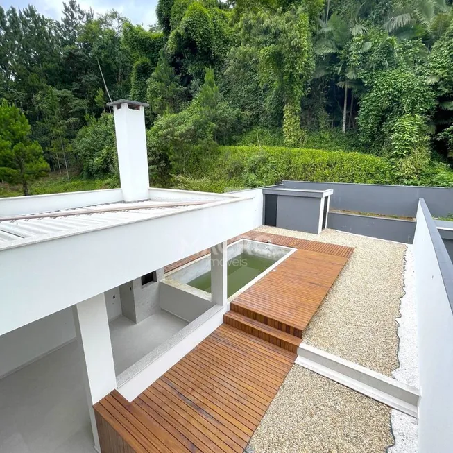 Foto 1 de Casa com 3 Quartos à venda, 225m² em Barra do Rio Cerro, Jaraguá do Sul