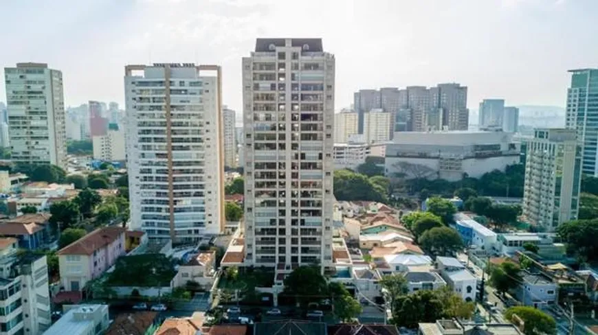 Foto 1 de Apartamento com 4 Quartos à venda, 443m² em Água Branca, São Paulo