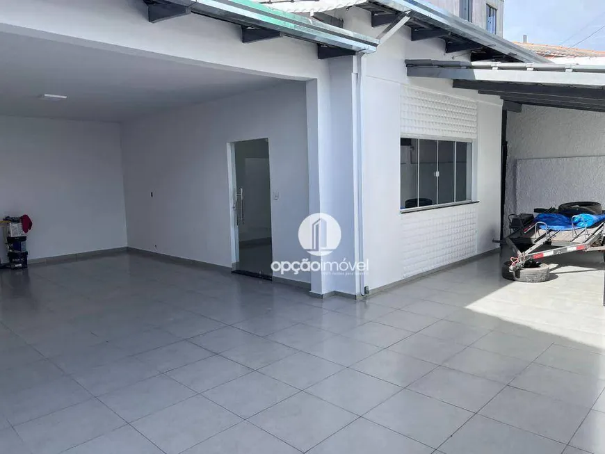 Foto 1 de Casa com 3 Quartos à venda, 160m² em Setor Central, Anápolis