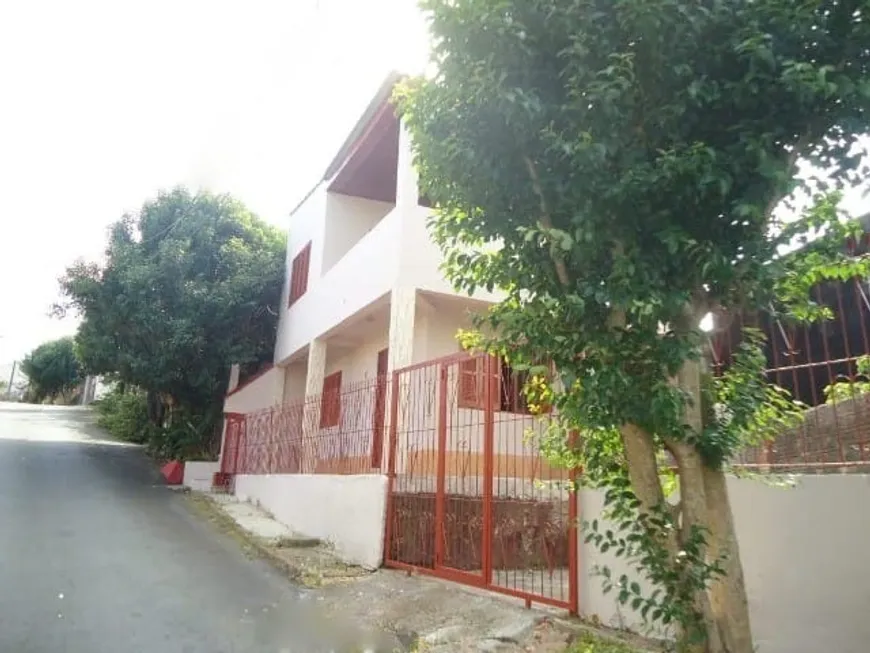 Foto 1 de Casa com 2 Quartos à venda, 79m² em Lomba do Pinheiro, Porto Alegre