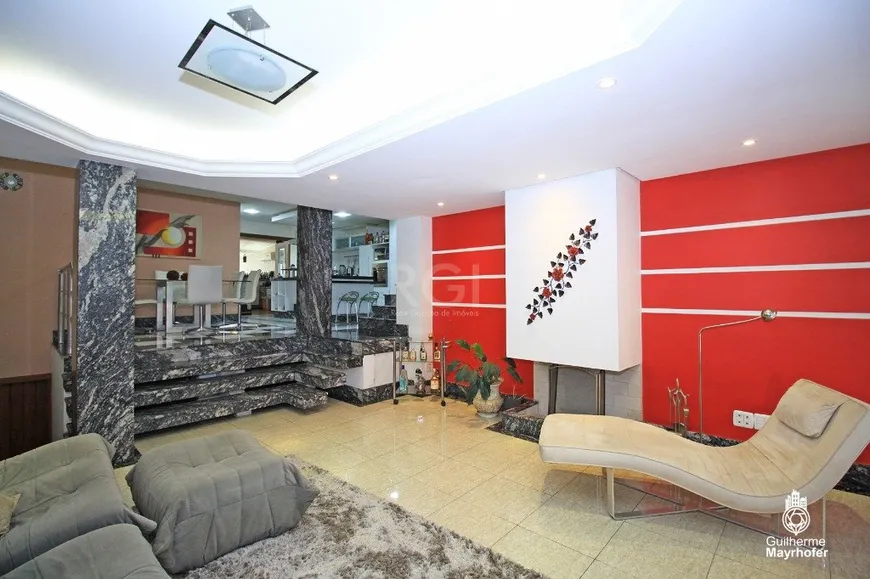 Foto 1 de Casa de Condomínio com 3 Quartos à venda, 319m² em Sarandi, Porto Alegre