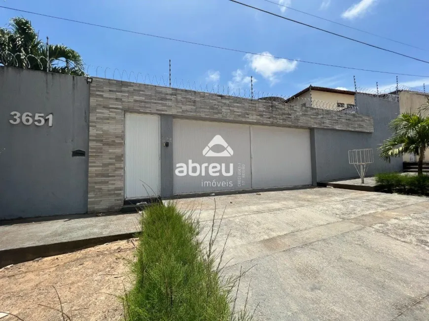 Foto 1 de Casa com 3 Quartos à venda, 600m² em Candelária, Natal