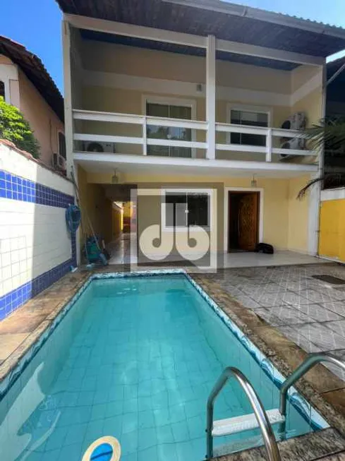 Foto 1 de Casa de Condomínio com 3 Quartos à venda, 160m² em Anil, Rio de Janeiro