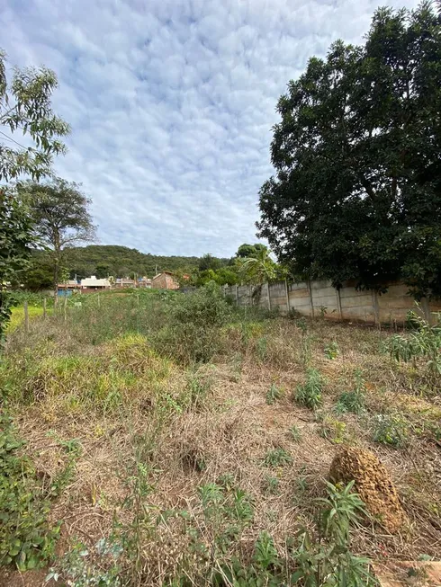 Foto 1 de Lote/Terreno à venda, 300m² em Centro, Mateus Leme