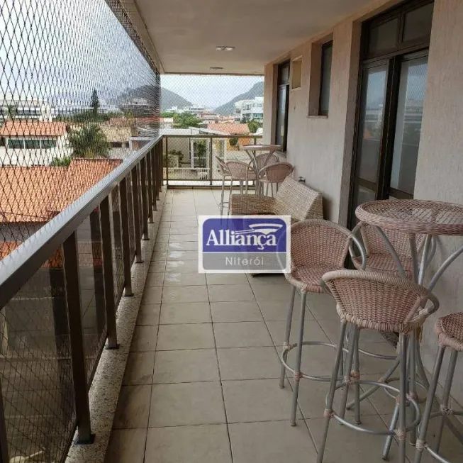 Foto 1 de Cobertura com 3 Quartos à venda, 219m² em Piratininga, Niterói