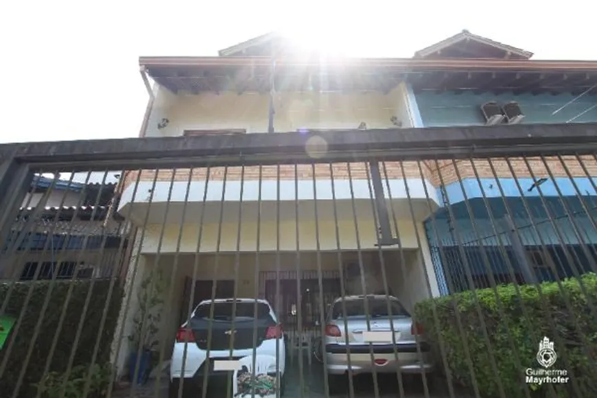 Foto 1 de Casa com 4 Quartos à venda, 200m² em Ipanema, Porto Alegre