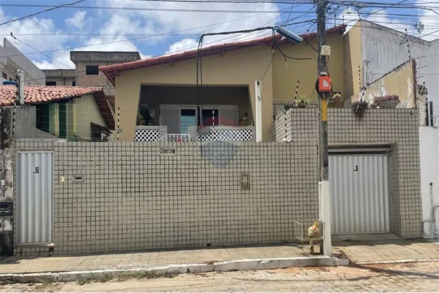 Foto 1 de Casa com 5 Quartos à venda, 350m² em Barro Vermelho, Natal