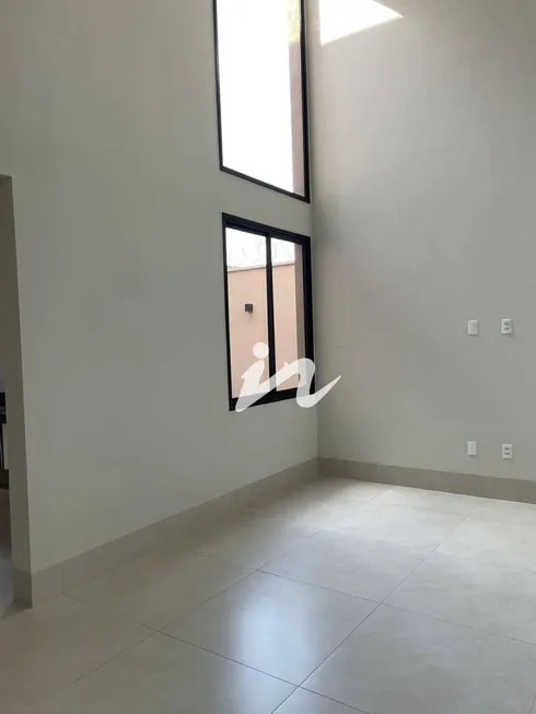 Foto 1 de Sobrado com 3 Quartos à venda, 176m² em Grand Ville, Uberlândia