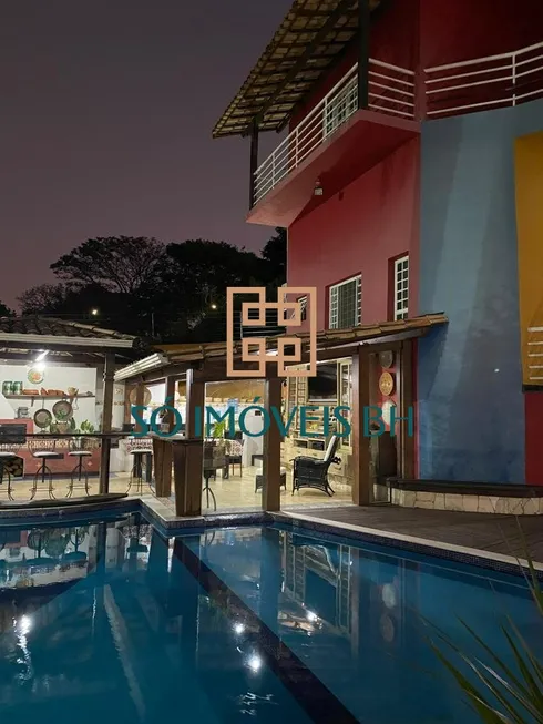 Foto 1 de Casa com 4 Quartos à venda, 427m² em Garças, Belo Horizonte