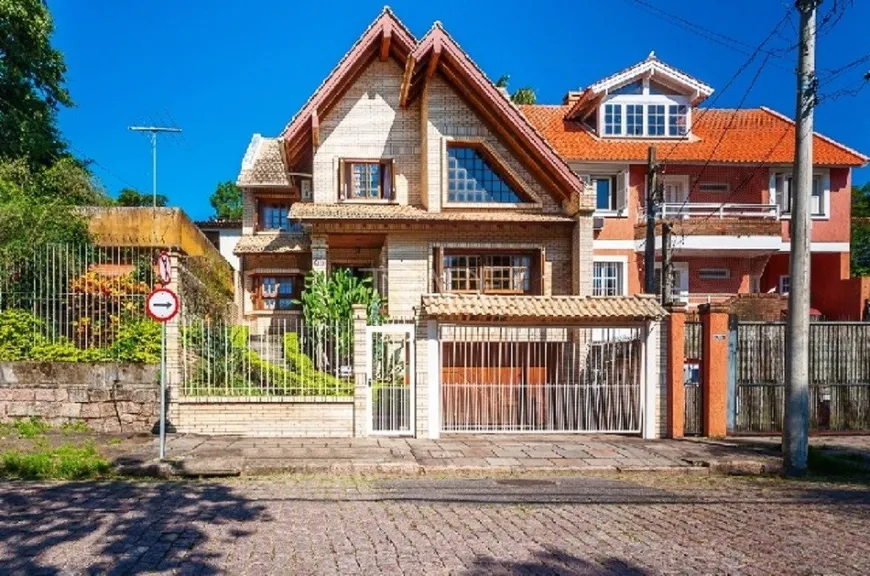 Foto 1 de Casa com 3 Quartos à venda, 240m² em Tristeza, Porto Alegre