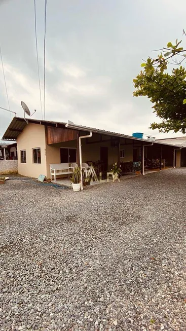 Foto 1 de Casa com 5 Quartos à venda, 225m² em Gravata, Navegantes