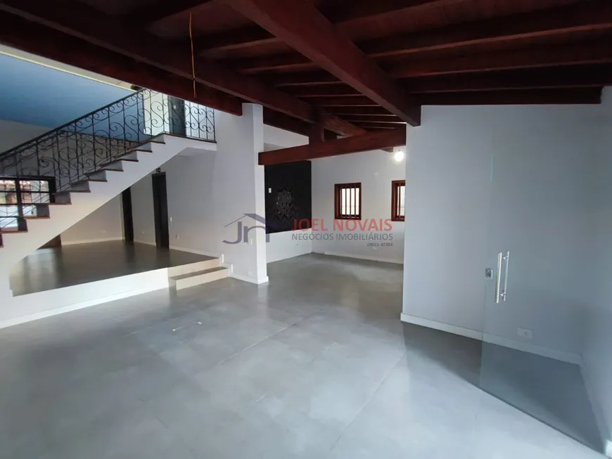Foto 1 de Casa com 3 Quartos para alugar, 221m² em Vila Oliveira, Mogi das Cruzes