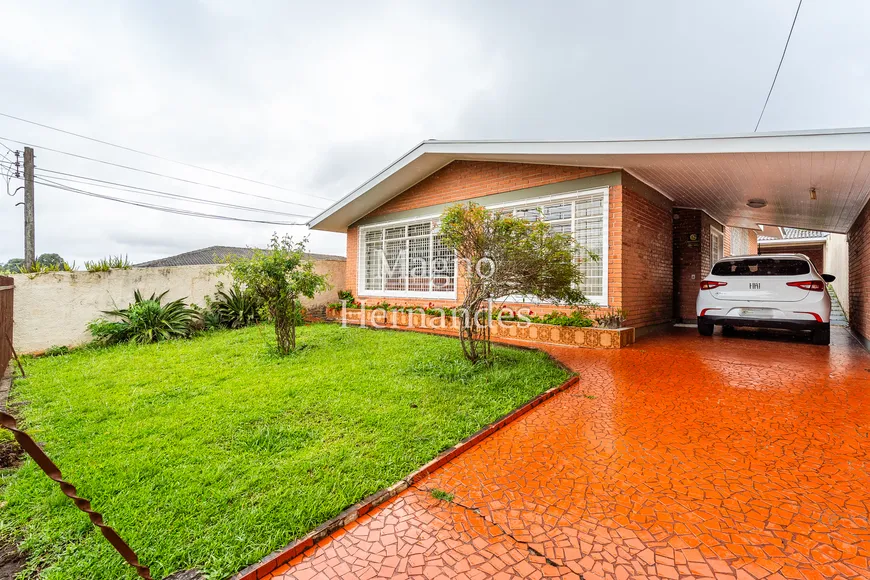 Foto 1 de Casa com 4 Quartos à venda, 238m² em Bacacheri, Curitiba