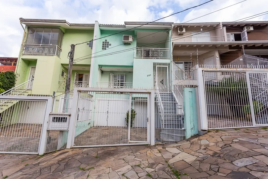 Foto 1 de Casa com 3 Quartos à venda, 367m² em Vila Ipiranga, Porto Alegre