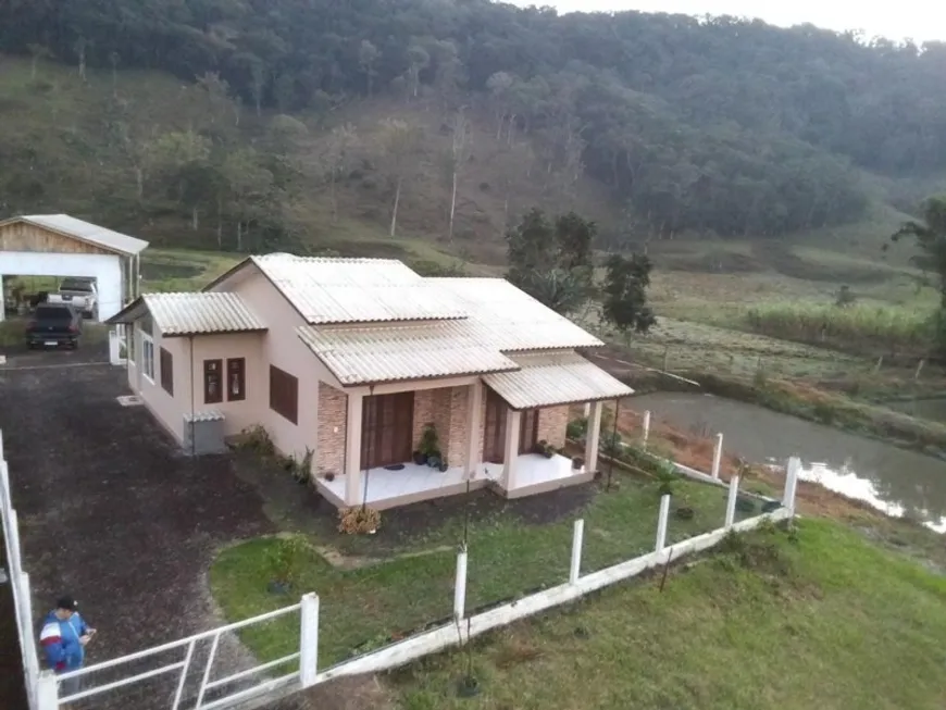 Foto 1 de Fazenda/Sítio com 2 Quartos à venda, 100m² em Centro, Morrinhos do Sul