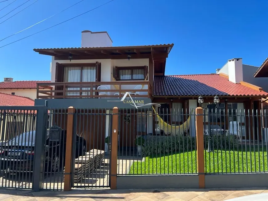 Foto 1 de Casa com 3 Quartos à venda, 379m² em Praia da Cal, Torres
