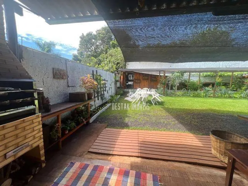 Foto 1 de Casa com 4 Quartos à venda, 200m² em Cidade Jardim, Uberlândia