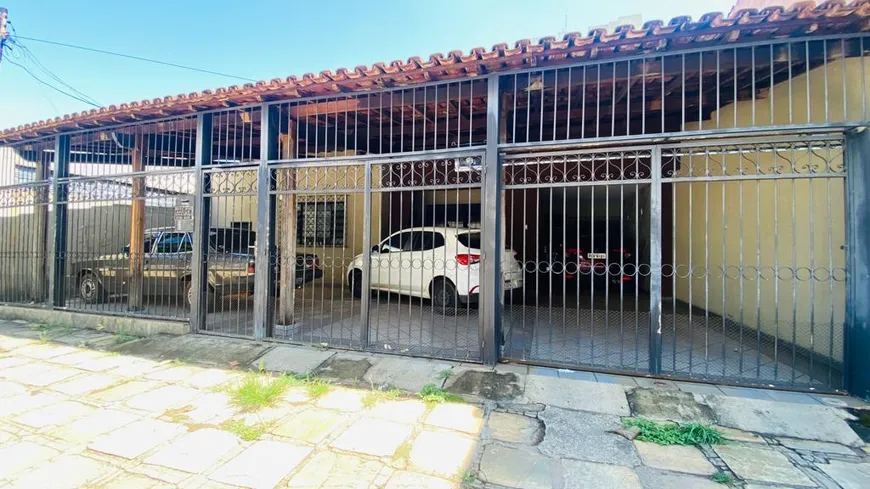 Foto 1 de Casa com 4 Quartos à venda, 312m² em Setor Oeste, Goiânia