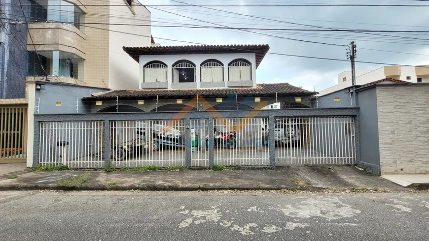 Foto 1 de Casa com 6 Quartos à venda, 243m² em Imbaúbas, Ipatinga